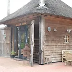 Wildwestruurlo Semesterbostad *
