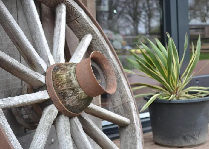 Semesterbostad Wildwestruurlo *